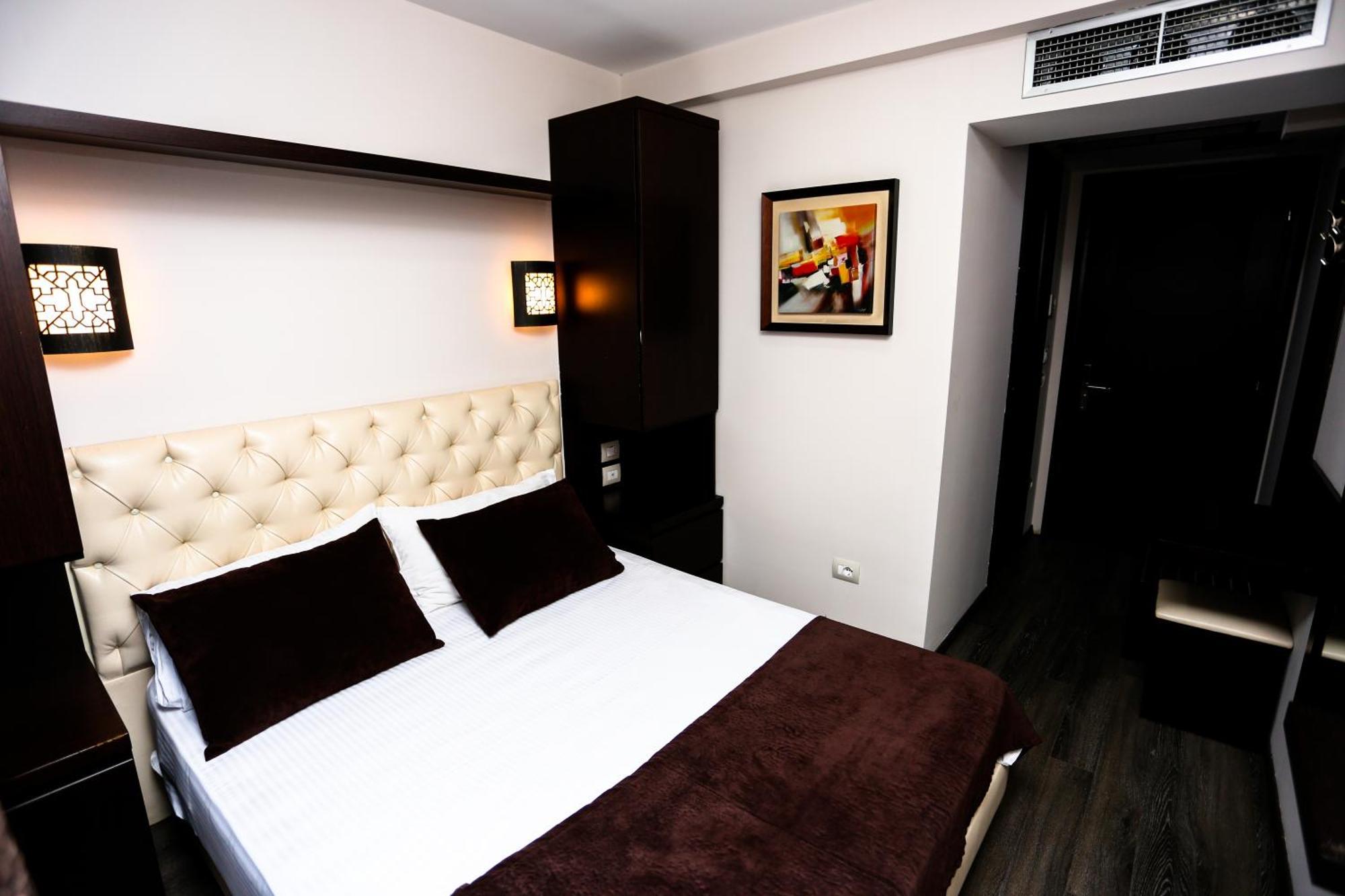 Hotel Town House Tirana Exterior photo