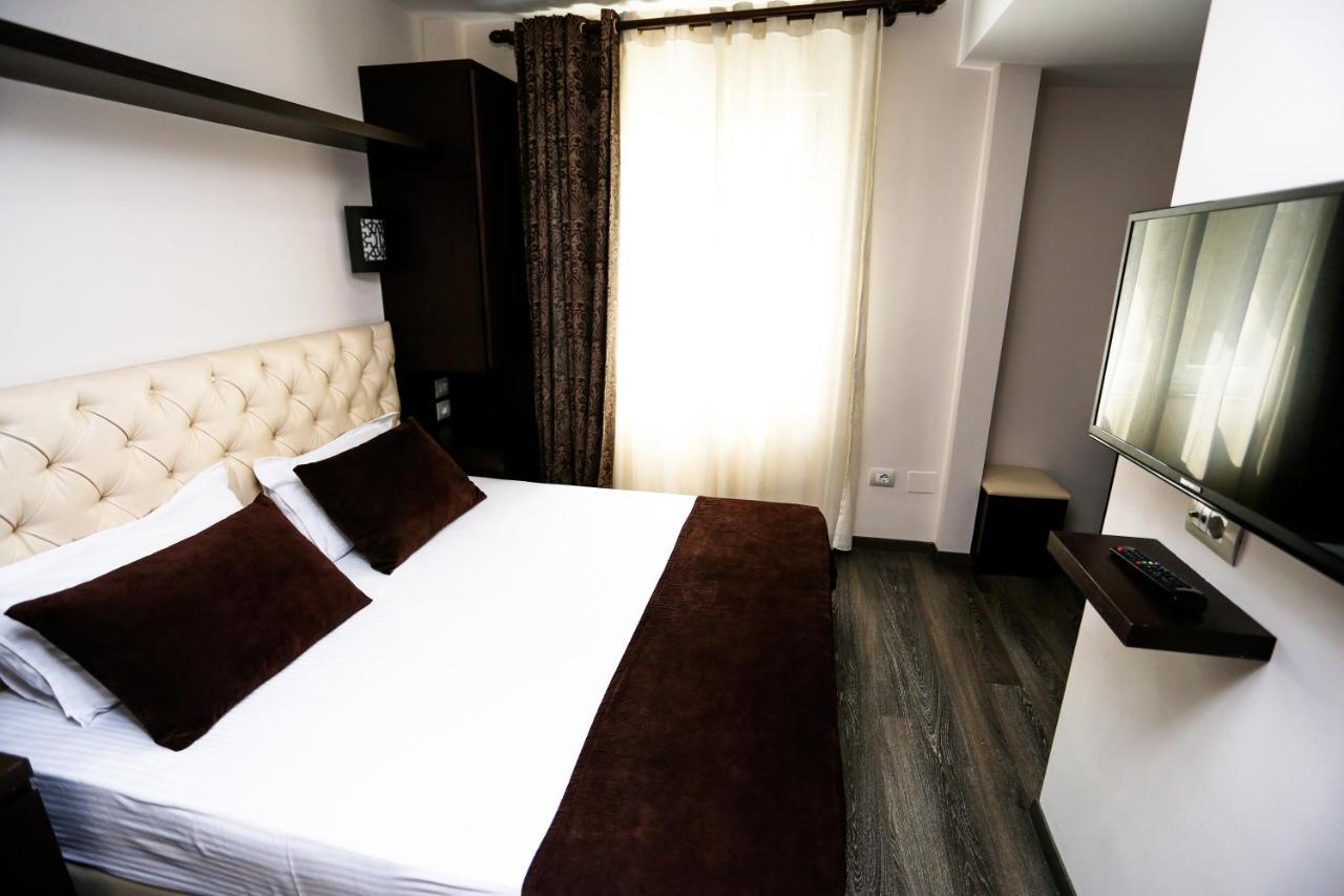 Hotel Town House Tirana Exterior photo