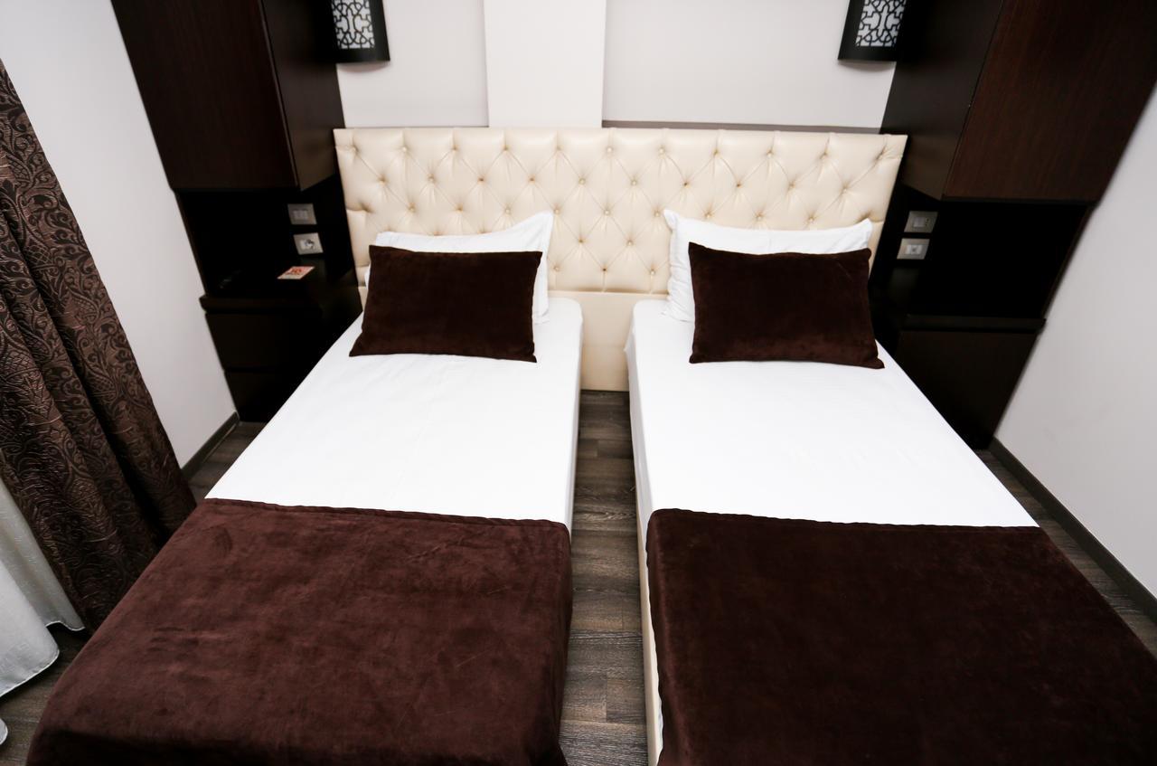Hotel Town House Tirana Exterior photo