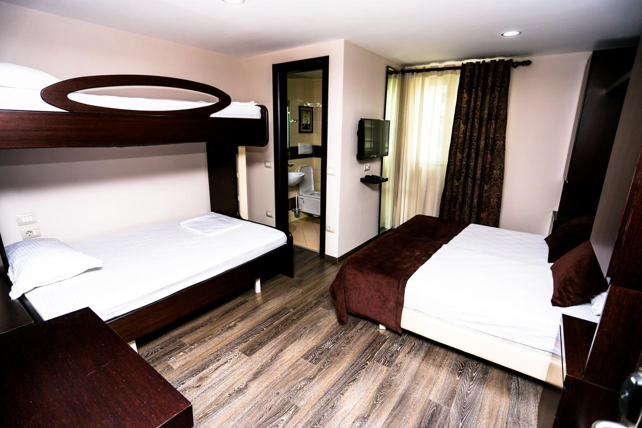 Hotel Town House Tirana Exterior photo